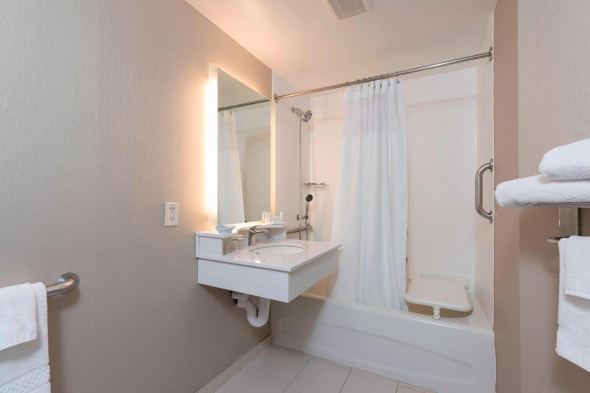 Springhill Suites Grand Rapids North Luaran gambar